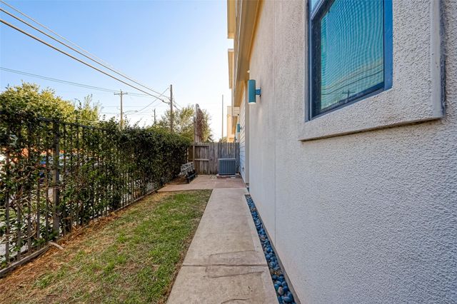 36 N Hutcheson Street, Houston, TX 77003