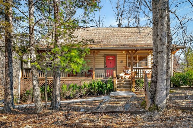 1105 Fairways Dr, Smithville, TN 37166