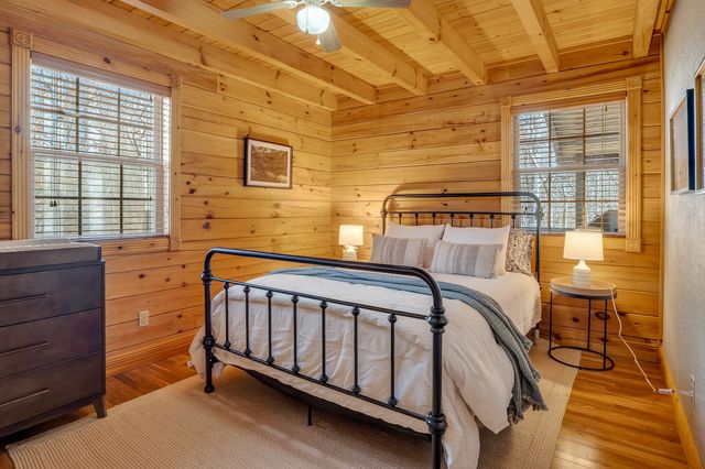 1105 Fairways Dr, Smithville, TN 37166