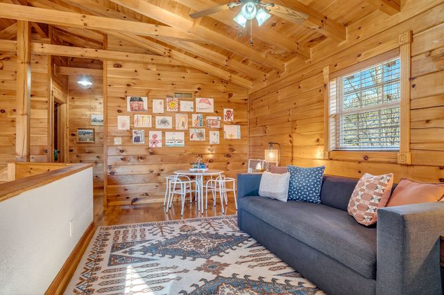 1105 Fairways Dr, Smithville, TN 37166