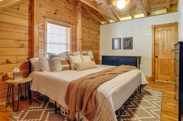 1105 Fairways Dr, Smithville, TN 37166