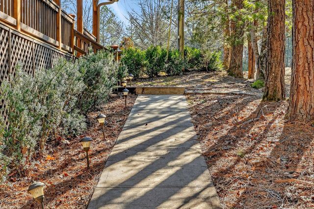 1105 Fairways Dr, Smithville, TN 37166