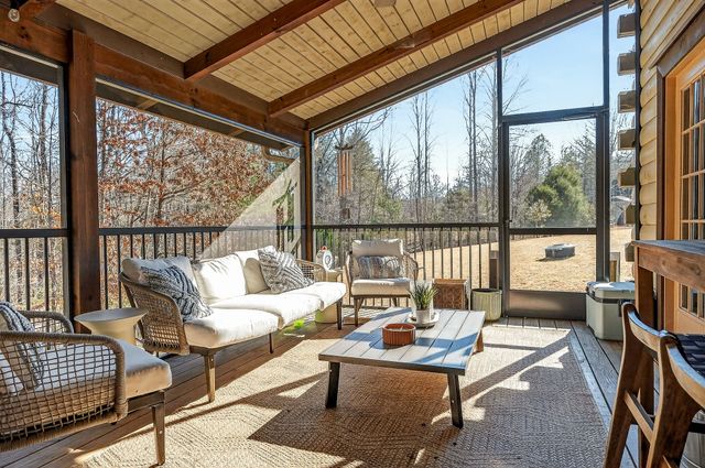 1105 Fairways Dr, Smithville, TN 37166