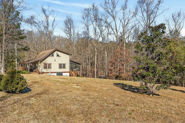 1105 Fairways Dr, Smithville, TN 37166