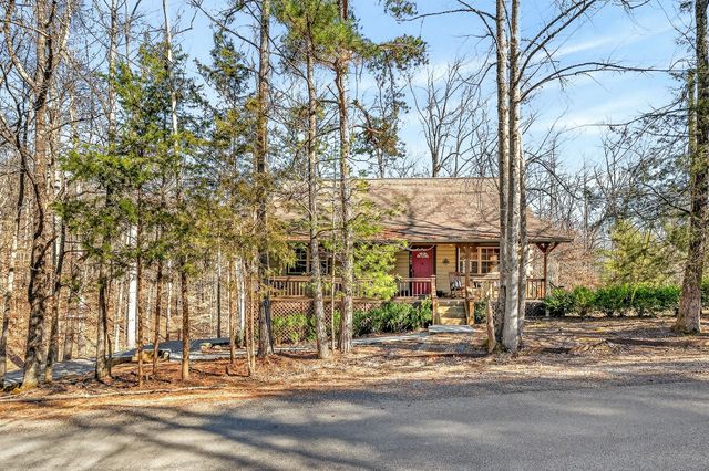 1105 Fairways Dr, Smithville, TN 37166