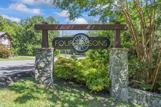 1105 Fairways Dr, Smithville, TN 37166