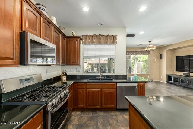 2116 W KURALT Drive, Anthem, AZ 85086