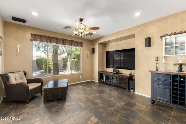 2116 W KURALT Drive, Anthem, AZ 85086