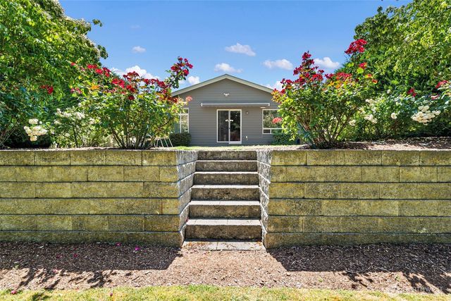 15372 SE 160th Place, Renton, WA 98058
