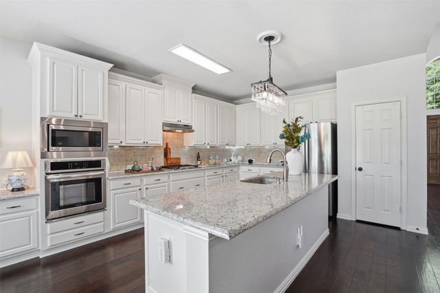 913 Royal Oaks Drive, Mckinney, TX 75072