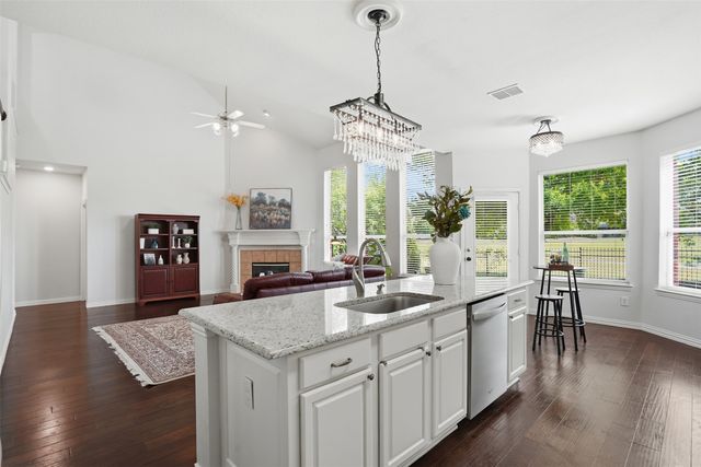 913 Royal Oaks Drive, Mckinney, TX 75072