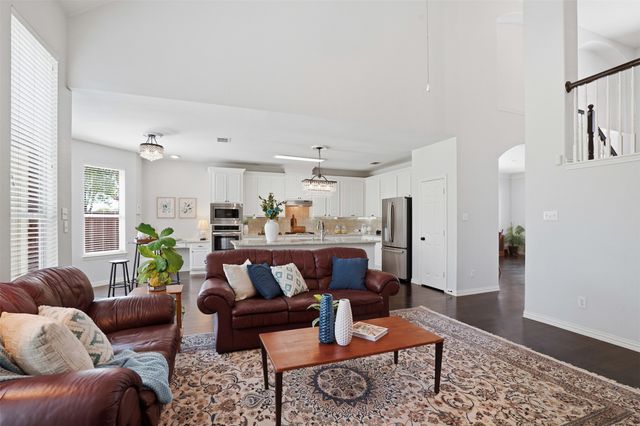 913 Royal Oaks Drive, Mckinney, TX 75072