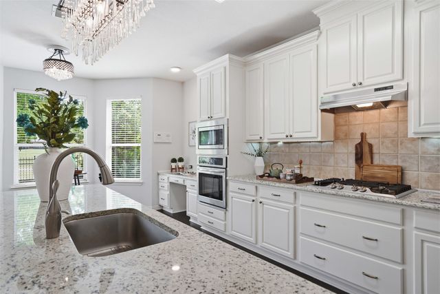 913 Royal Oaks Drive, Mckinney, TX 75072