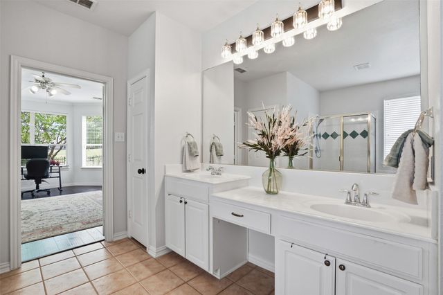 913 Royal Oaks Drive, Mckinney, TX 75072