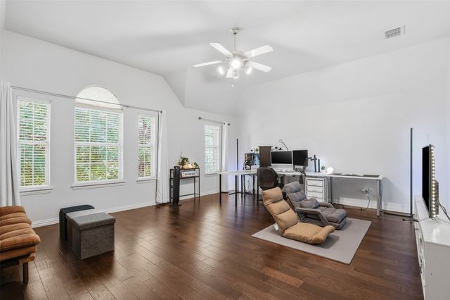 913 Royal Oaks Drive, Mckinney, TX 75072