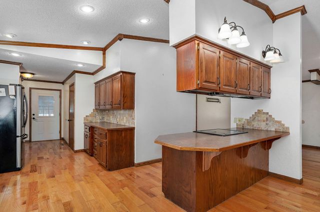 19038 Farm Road 2020, Aurora, MO 65605