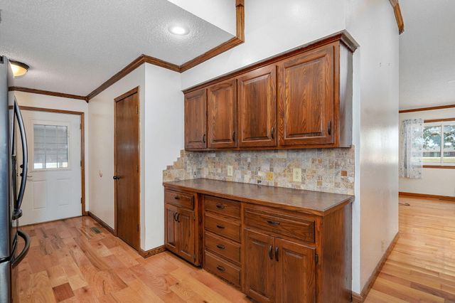 19038 Farm Road 2020, Aurora, MO 65605