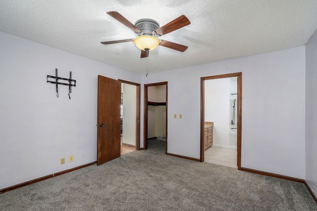 19038 Farm Road 2020, Aurora, MO 65605