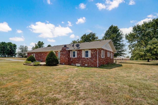 19038 Farm Road 2020, Aurora, MO 65605