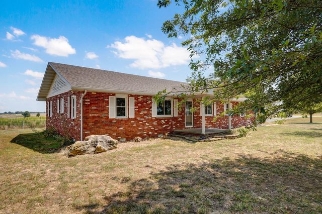 19038 Farm Road 2020, Aurora, MO 65605