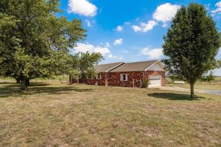 19038 Farm Road 2020, Aurora, MO 65605