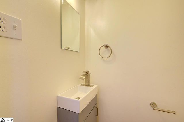 2530 E North Street, Greenville, SC 29615