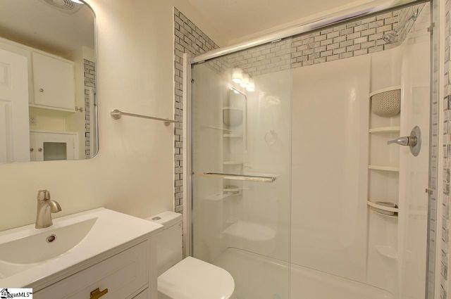 2530 E North Street, Greenville, SC 29615