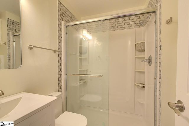 2530 E North Street, Greenville, SC 29615