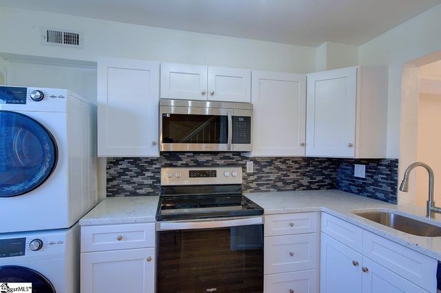 2530 E North Street, Greenville, SC 29615