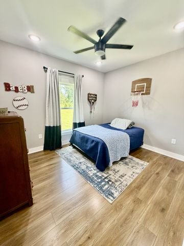 17 Tad Rd, Leoma, TN 38468
