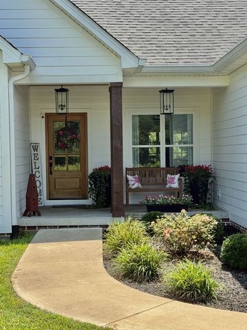 17 Tad Rd, Leoma, TN 38468