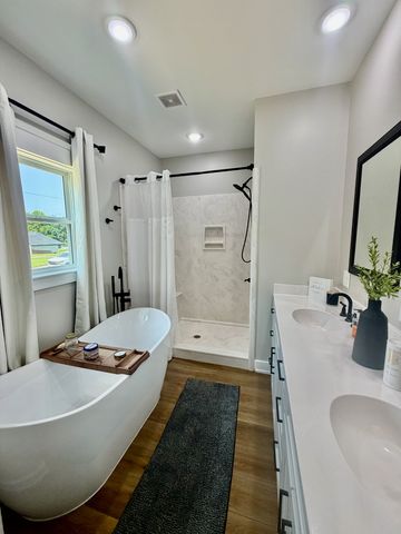 17 Tad Rd, Leoma, TN 38468