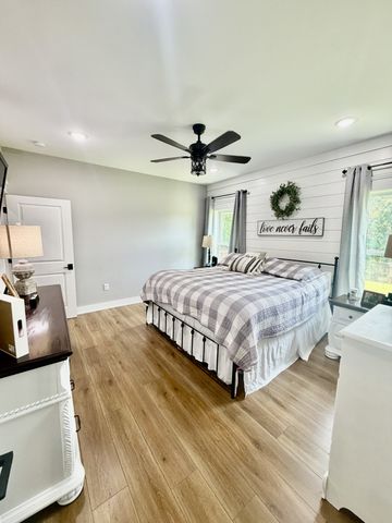 17 Tad Rd, Leoma, TN 38468