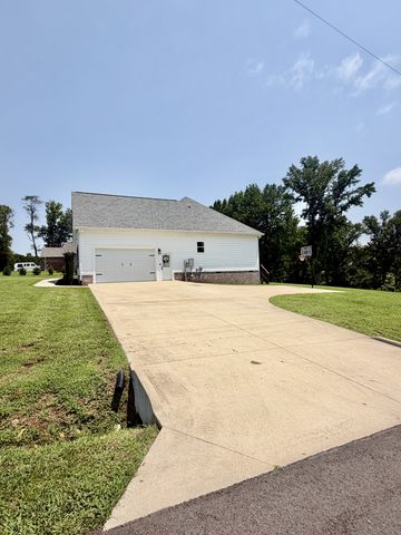 17 Tad Rd, Leoma, TN 38468