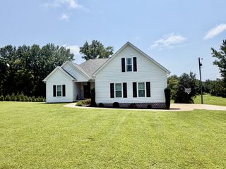 17 Tad Rd, Leoma, TN 38468