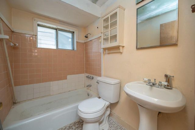5315 National AVENUE, West Milwaukee, WI 53214