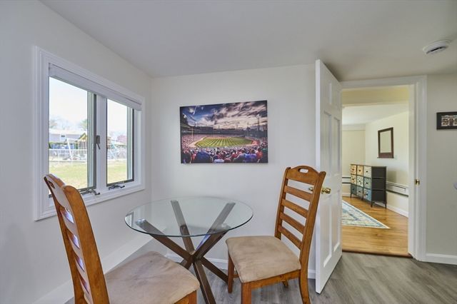 37 Locust St 1, Burlington, MA 01803