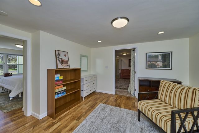 37 Locust St 1, Burlington, MA 01803