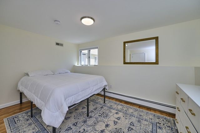 37 Locust St 1, Burlington, MA 01803