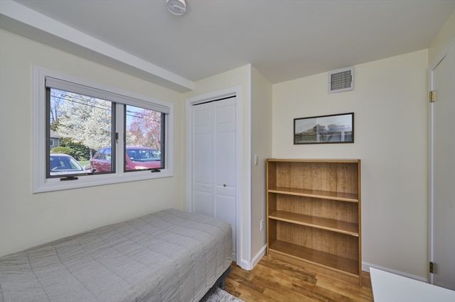 37 Locust St 1, Burlington, MA 01803