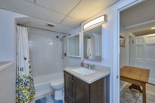 37 Locust St 1, Burlington, MA 01803