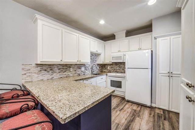 2100 Tanglewilde Street 591, Houston, TX 77063