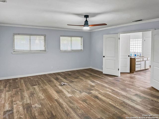 521 PASEO CANADA ST, Hollywood Park, TX 78232