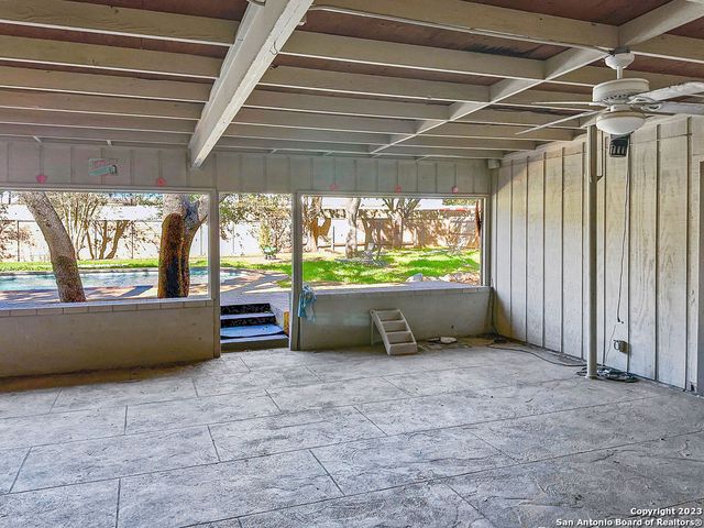 521 PASEO CANADA ST, Hollywood Park, TX 78232