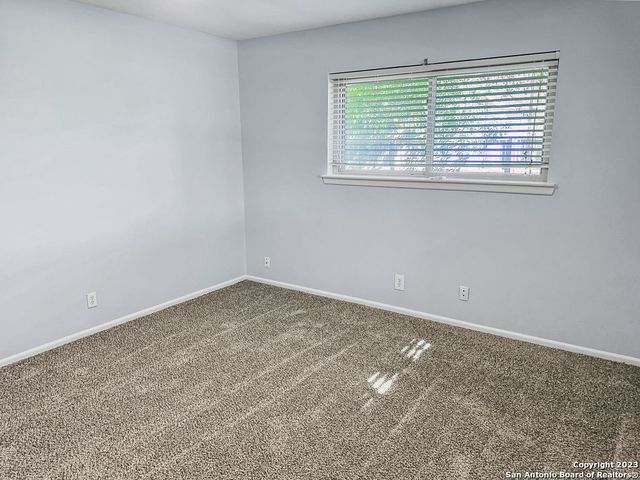 521 PASEO CANADA ST, Hollywood Park, TX 78232