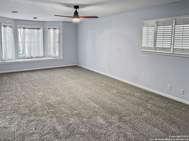 521 PASEO CANADA ST, Hollywood Park, TX 78232
