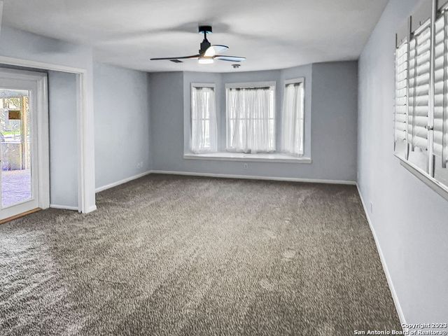 521 PASEO CANADA ST, Hollywood Park, TX 78232