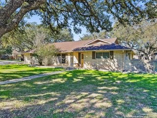 521 PASEO CANADA ST, Hollywood Park, TX 78232