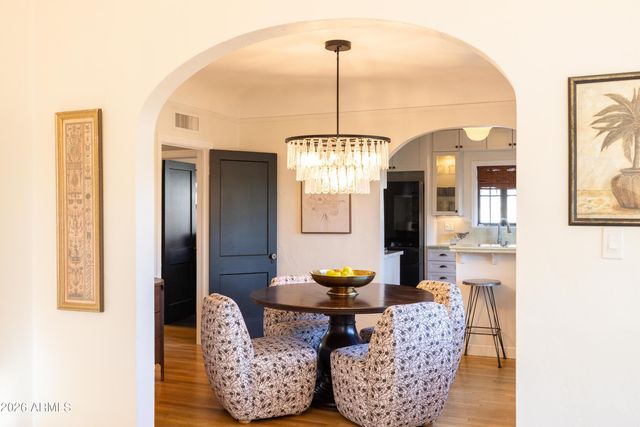 330 W ALMERIA Road, Phoenix, AZ 85003