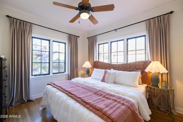 330 W ALMERIA Road, Phoenix, AZ 85003